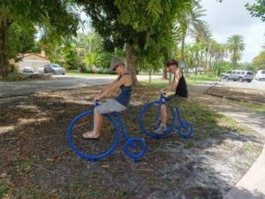 kunstwerk 2 fietsen in Coral Gables, miami florida