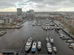 uitzicht op de plezierhaven van op het MAS in Antwerpen