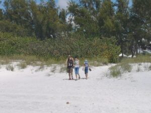 wandelen aan het strand van sarasota florida