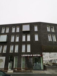 zijaanzicht van het Leopold hotel oudenaarde