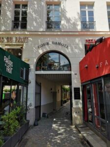 Cour Damoye romantisch straatje in parijs