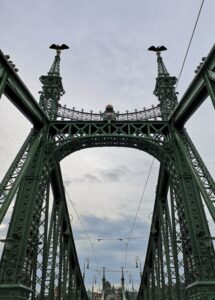 De groene Vrijheidsbrug in Boedapest