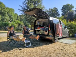 kamperen met de mini - camper camping Les Tilleuils roadtrip Noord Frankrijk