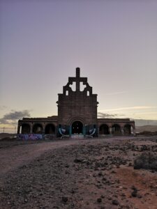de kerk in het spookdorp in Abades Tenerife