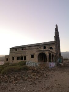 de kerk van het spookdorp sanatorio in Abades Tenerife