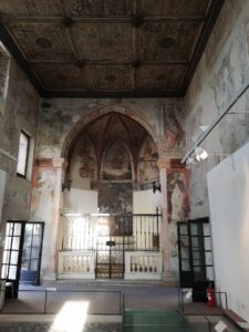 een zaal in het Museo archeologico al Teatro Romano