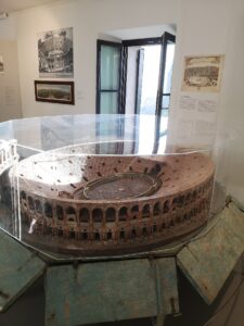maquette van de arena van verona in het Museo archeologico al Teatro Romano
