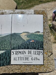 bordje aan het unieke uitkijkpunt belvédère du pic in Saint-Romain-de-Lerps tijdens onze vakantie in de Ardèche