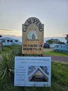 ingang camping du havre de Regneville in Regnéville-Sur-Mer Normandië